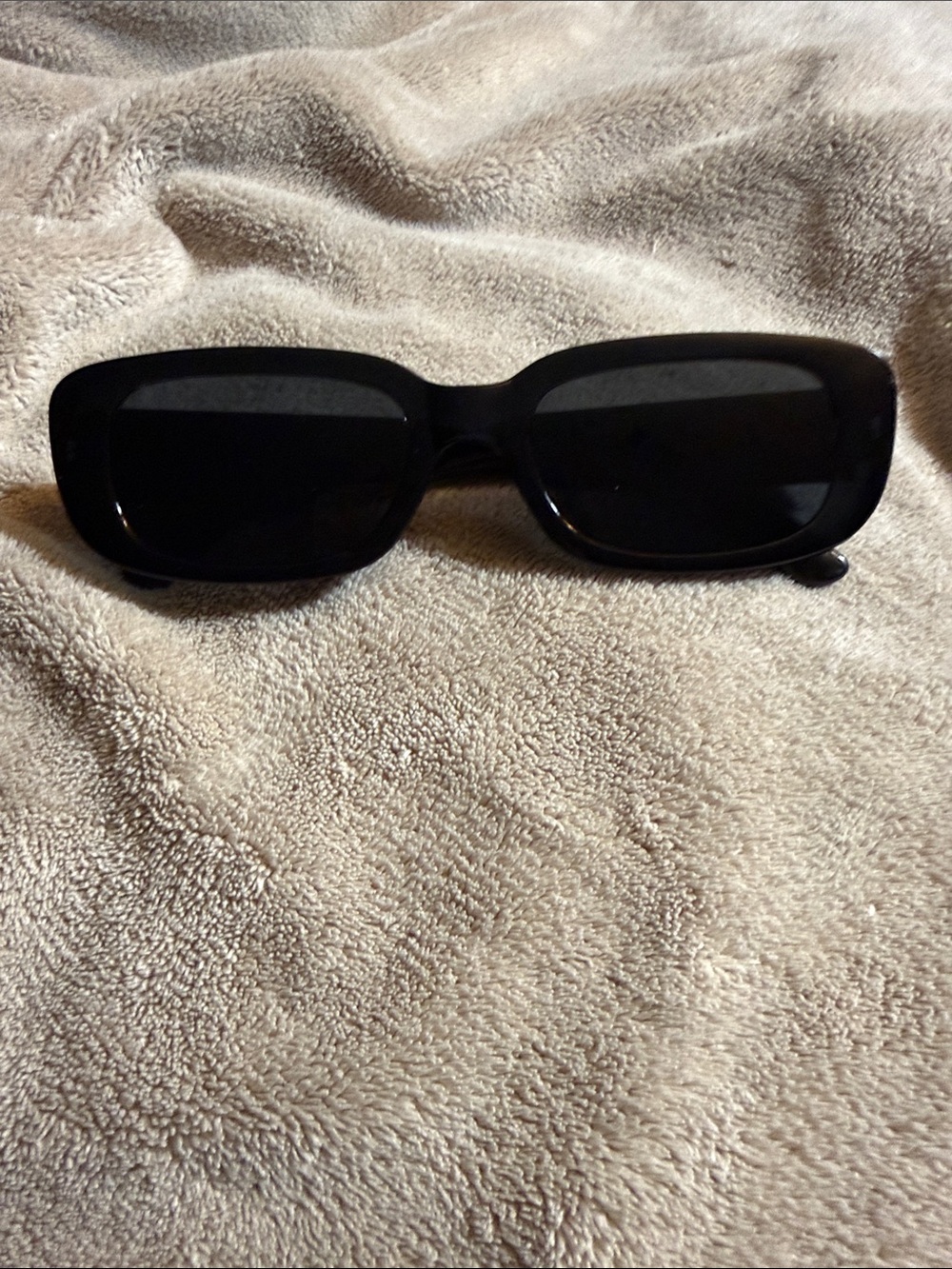 Classic Black Rectangular Sunglasses - Women